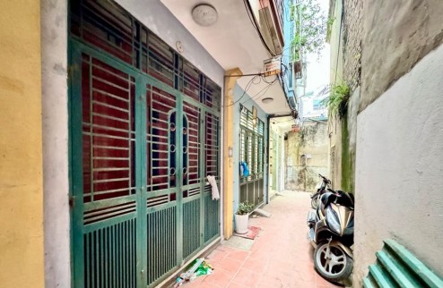 Bán Nhà Lĩnh Nam ,Ngõ Thông Rộng ,TIiện Ich Xung Quanh ,Chợ ,Trường Học , Trạm Y tế phường...