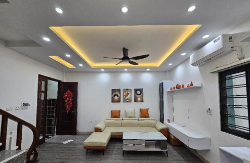 Bán nhà đẹp Trương Định, lô góc, view hồ, mới keeng, 30m2x5T, 4.5 tỷ