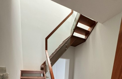 Bán nhà hẻm xe hơi 10m-  3 mặt tiền hẻm Nguyễn Thiện Thuật - quận 3 giá chỉ 9,2 – dt 45m2