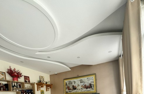 Bán nhà 3 tầng mới ngang 4,6 m - hẻm xe hơi Thành Thái giá 12 tỷ -  diện tích 60m2