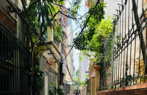 BÁN NHÀ: Trần Thái Tông .DT: 30m2 - 5 tầng - MT 3m - 7.5 tỷ