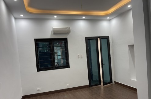 Bán nhà Triều Khúc- Thanh Trì , 50 m2, mặt tiền 4,5 m, giá 8,2  tỷ.