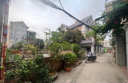 Bán đất chí trung, Tân Quang. 90m2 * mt 10m * 3,8 tỷ. ô tô tránh, kinh doanh.