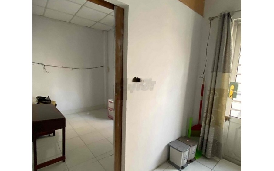 Cần Share trong nhà nguyên căn Tầng 2 tại Đường Cách Mạng Tháng 8, P4, Quận Tân Bình