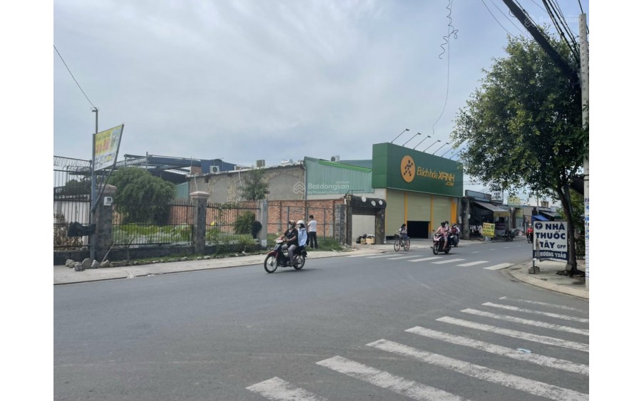 Bán lô đất (14m x 50m) mặt tiền đẹp đường Nguyễn Thị Ngâu, xã Thới Tam Thôn, Hóc Môn. Giá rẻ