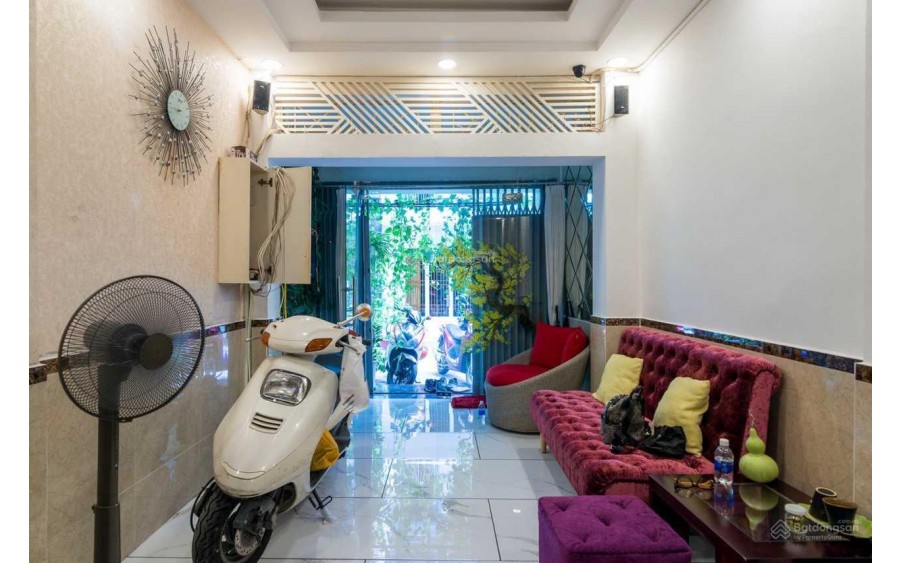 Cho thuê nhà riêng 1 trệt 1 lầu để ở và kinh doanh đường Nguyễn Trãi, Quận 1