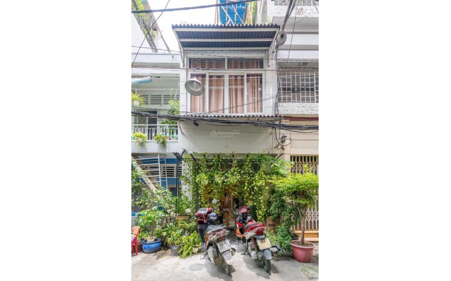 Cho thuê nhà riêng 1 trệt 1 lầu để ở và kinh doanh đường Nguyễn Trãi, Quận 1