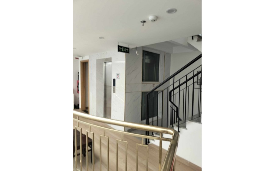 BIỆT THỰ ĐẲNG CẤP, NỘI THẤT NHẬP KHẨU, CẦU THANG, CỬA TOÀN GỖ QUÝ, DT KHỦNG 600M2 . GIÁ  19.5 TỶ