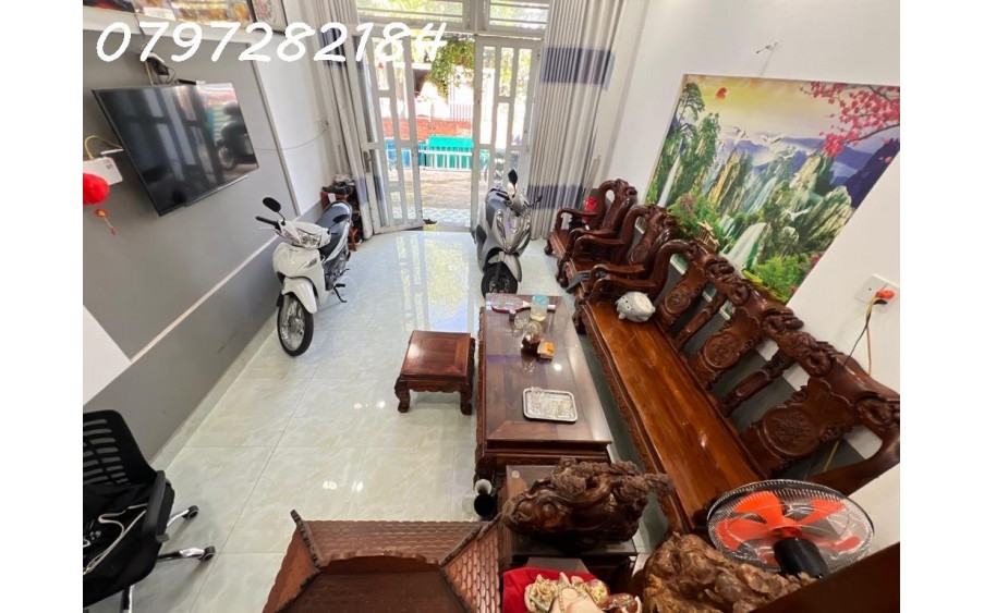 NHÀ  MỚI 4 TẦNG,HẺM XE HƠI,4PN,DT 50M2,TÂN PHÚ,Q9 NHINH 3 TỶ XX