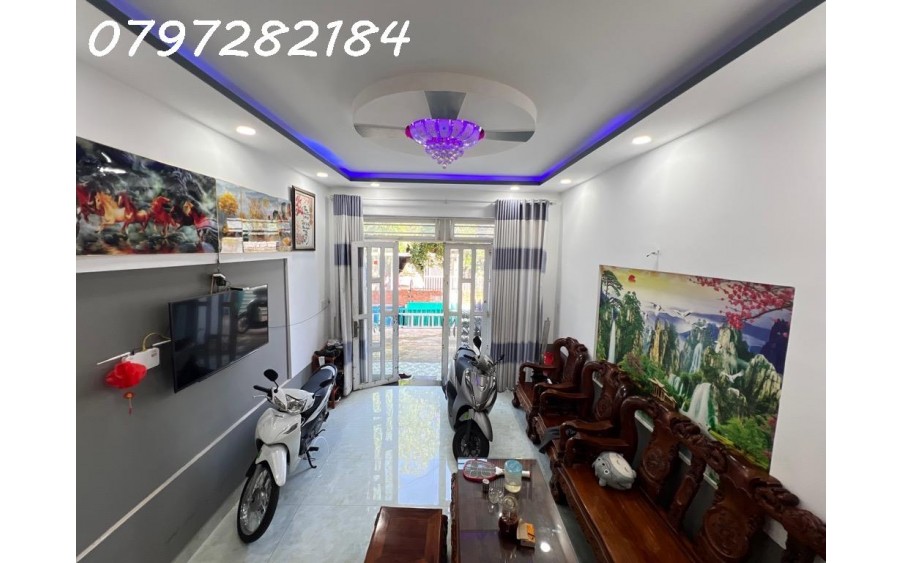 NHÀ  MỚI 4 TẦNG,HẺM XE HƠI,4PN,DT 50M2,TÂN PHÚ,Q9 NHINH 3 TỶ XX