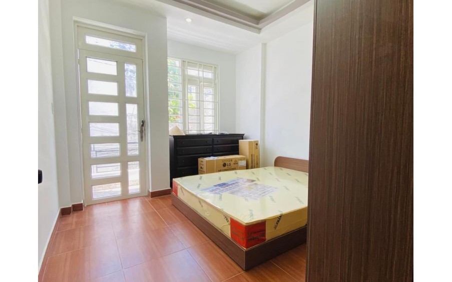 Nhà mới vào ở ngay - Xe hơi tận cửa - Sổ vuông vức 33m2 - Chỉ Ba Tỏi Chín
