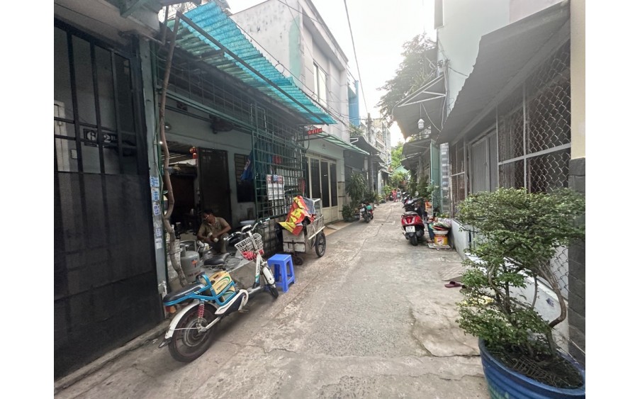 Bán nhà 2 tầng 4x11m giá 3,25 tỷ, Đường 5m Dương Thị Mười, Q12