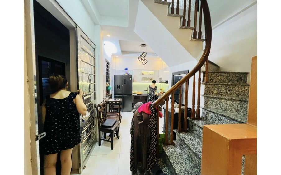 Ban nhà Lê Trọng Tấn lô góc 2 thoáng, 50m ra ô tô tránh, 33m2, Nhỉnh 5 tỷ 