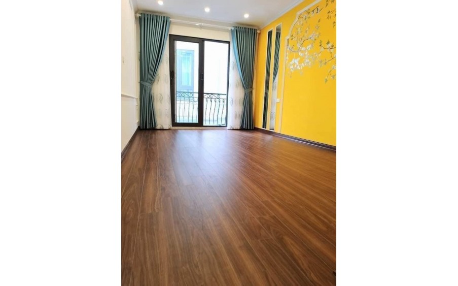 Bán nhà Định Công Thượng, 6 tầng thang máy, gara ô tô 7 chỗ, lô góc, 38m2, 8 tỷ hơn