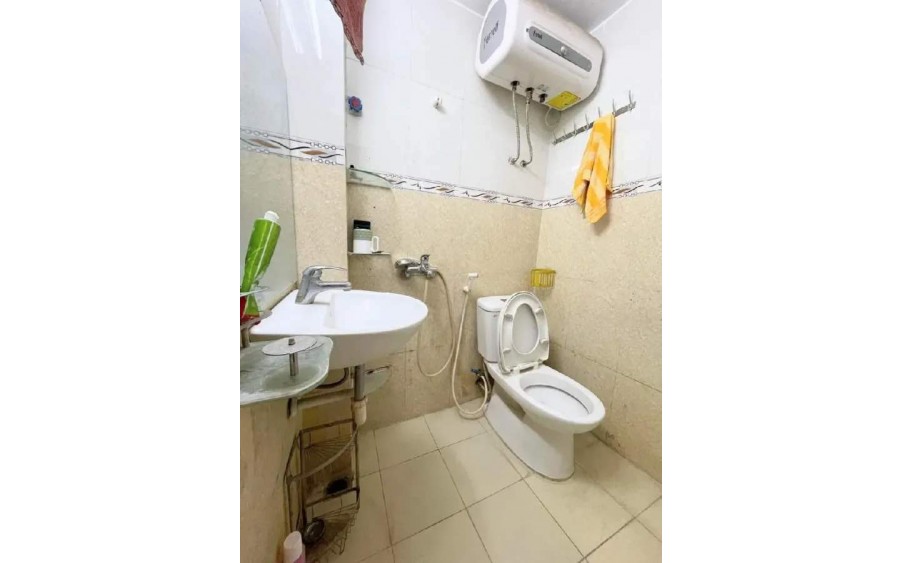 DƯỚI 3 TỶ CÓ NGAY NHÀ ĐỐNG ĐA 5 TẦNG, SÂN RỘNG ĐỂ XE, Ô TÔ ĐỖ CỬA, NGÕ THÔNG