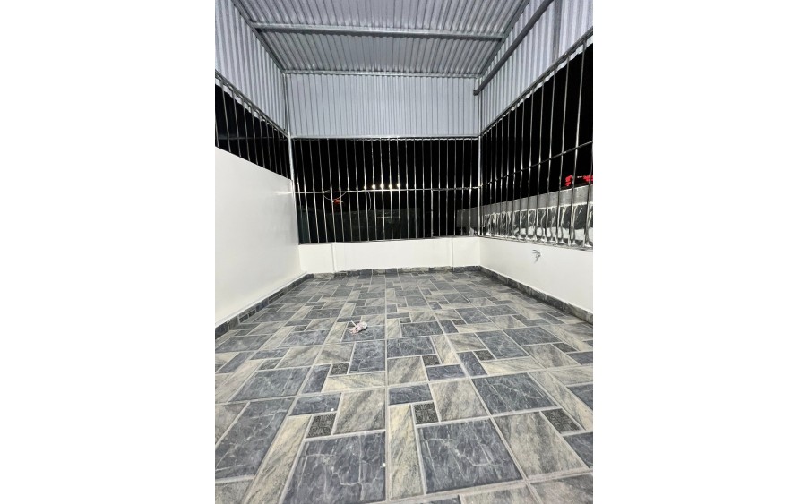 CHỦ THUA BÓNG CẦN BÁN GẤP NHÀ DÔC Minh Khai 26/28m x  5 tầng x mt 3.4m