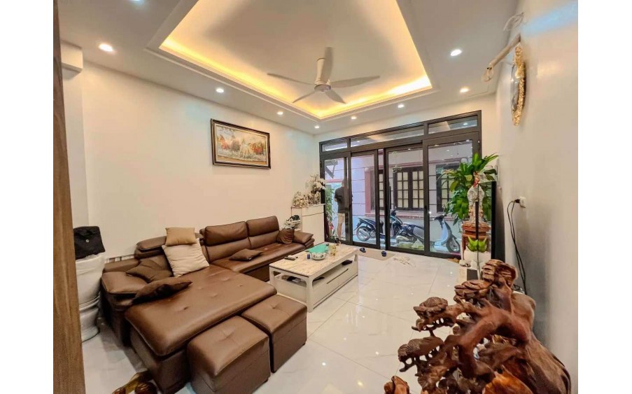 NHÀ LÕI ĐỐNG ĐA DIỆN TÍCH KHỦNG 56M/6 TẦNG, THANG MÁY, 8 PHÒNG NGỦ, Ở NGAY