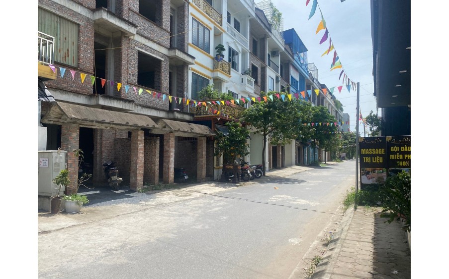 Cc F0 gửi bán nhà 4.5 tầng LK4 KĐT Lộc Ninh 67.5m2, tt Chúc Sơn, Chương Mỹ, HN, kinh doanh, văn phòng, spa, ô tô tránh