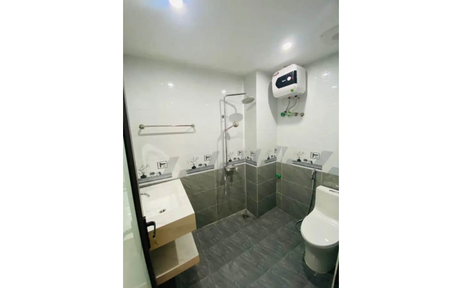 HOÀNG MAI 47M/5 TẦNG 5 TỶ NHÀ MỚI XÂY Ô TÔ ĐỖ CỬA, GẦN BẾN XE GIÁP BÁT, CÓ CỔNG, SÂN RIÊNG