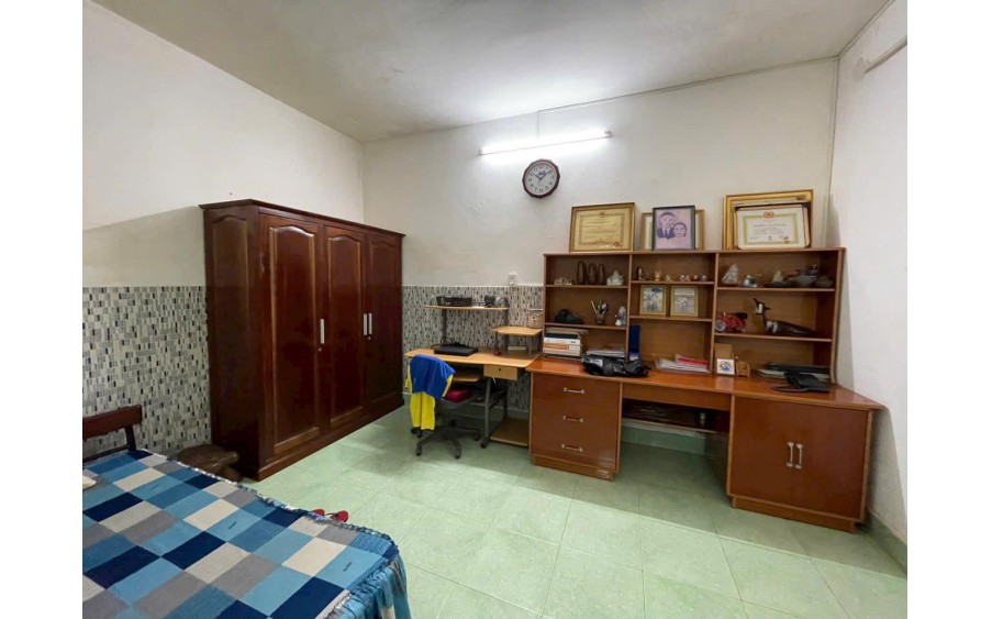 Bán nhà đẹp Phước Tân, TP. Nha Trang - Đường rộng 5m, Giá 5.5 tỷ (có thể thương lượng)!