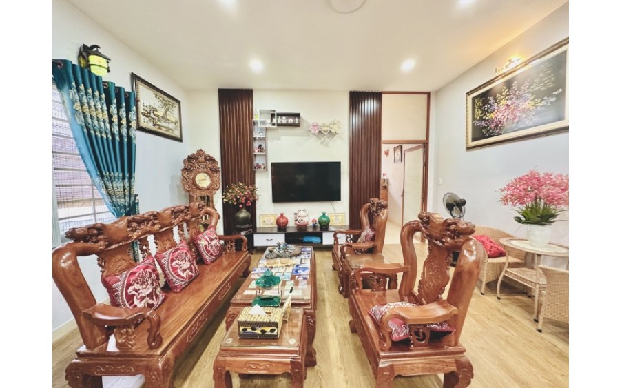 Măt tiền Lô Góc Đồng Đen 235m2 3 Tầng hơn 49 tỷ Bàu Cát Tân Bình