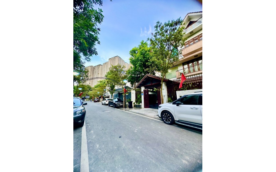 CỰC VIP- Biệt Thự Bắc Linh Đàm 260m2/ 4Tầng/ MT 13m chỉ  51 Tỷ, Nhà đẹp ở ngay