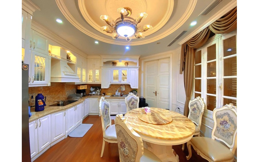 BIỆT THỰ  ĐẲNG CẤP - TẶNG FULL NỘI THẤT NHẬP KHẨU - LÔ GÓC - THANG MÁY - TRUNG TÂM CẦU GIẤY
