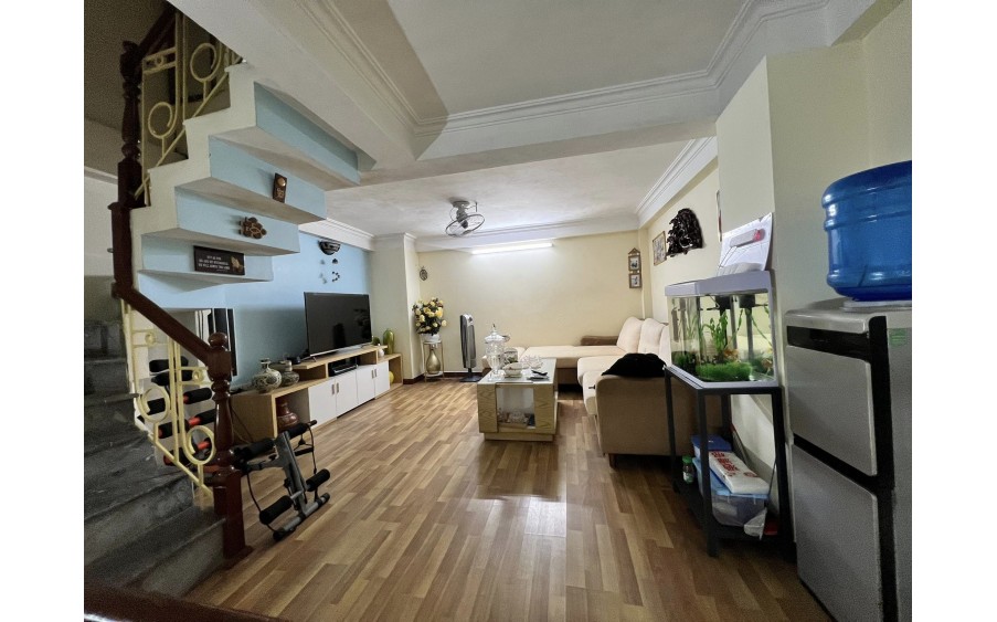 Bán nhà ngõ 84 Tô Vĩnh Diện 40mx4T 3PN MT 4.3m hơn 7 tỷ thoáng 50m ra oto Thanh Xuân