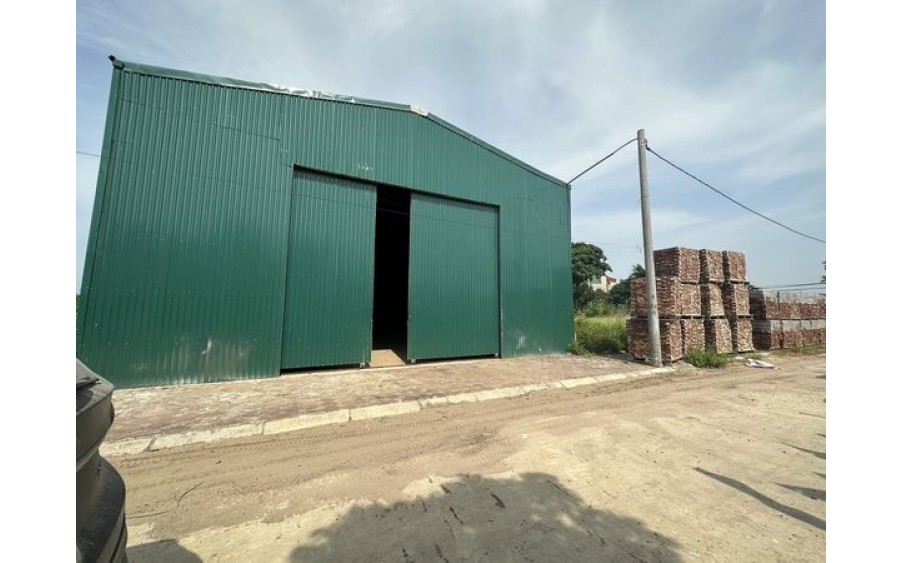 Bán 300m kho Xưởng, xe cont vào  ngay trung tâm thường Tín, mặt tiền rộng giá chỉ 9 tỷ