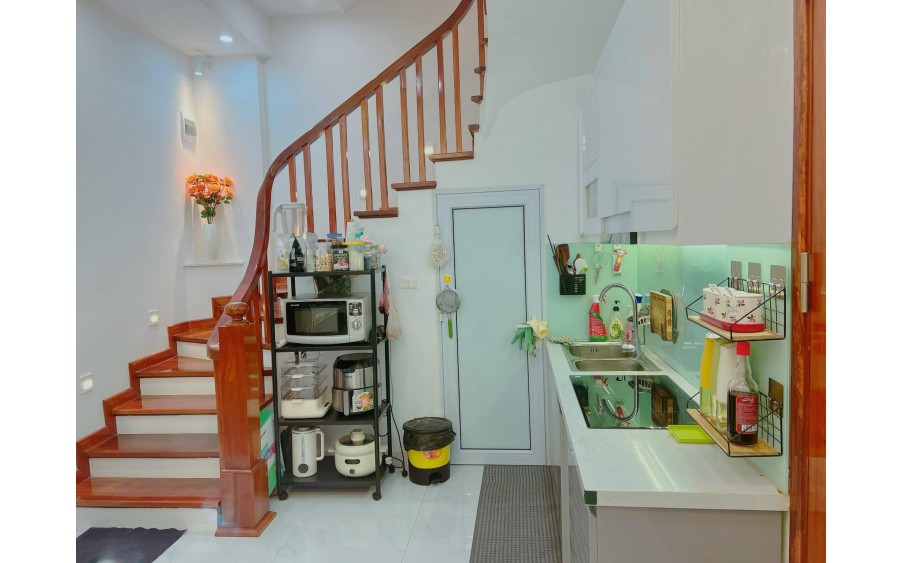Nhà mới 100% Bán nhanh nhà Nguyên Xá - Nam Từ Liêm DT35m. 5T. giá 4,8tỷ.