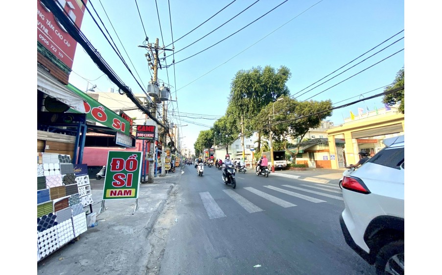 CẦN BÁN GẤP NHÀ QUẬN GÒ VẤP XE HƠI ĐẬU CỬA GIÁ 4 TỶ