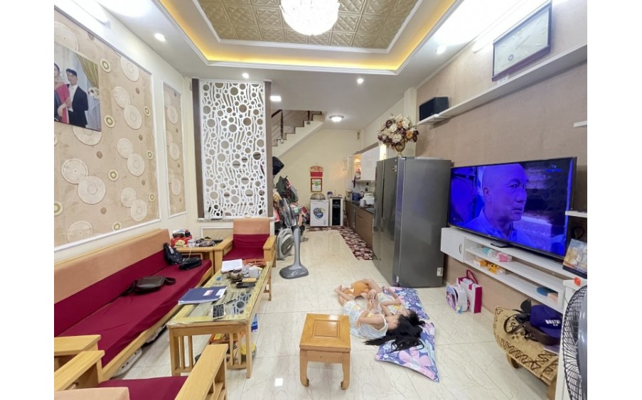 Cực Hiếm - 4 Tỷ Có Ngay 38m2 Nhà 5 Tầng Ngõ To, Thoáng Tại Bạch Mai, Hai Bà Trưng