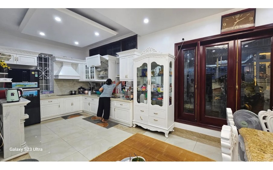 Khu biệt  thự cao cấp,  Xa La 226m2 hoàng tráng, 3 tầng, mặt tiền 11m giá 52 tỷ Hà Đông.