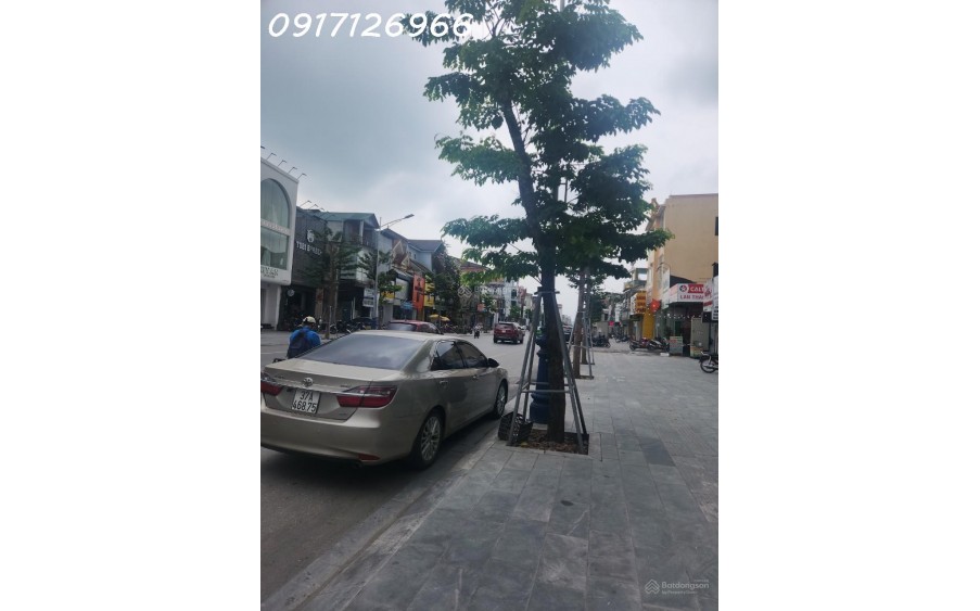 Bán nhà 2 tầng mặt đường Nguyễn Văn Cừ, TP Vinh MT rộng 11,25m, kinh doanh cực đỉnh