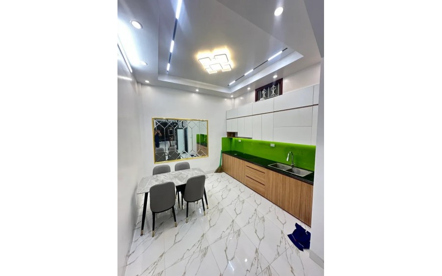 MẶT NGÕ 79 TRUNG TÂM CẦU GIẤY 43M/5 TẦNG THÔNG KINH DOANH NHIỀU TIỆN ÍCH