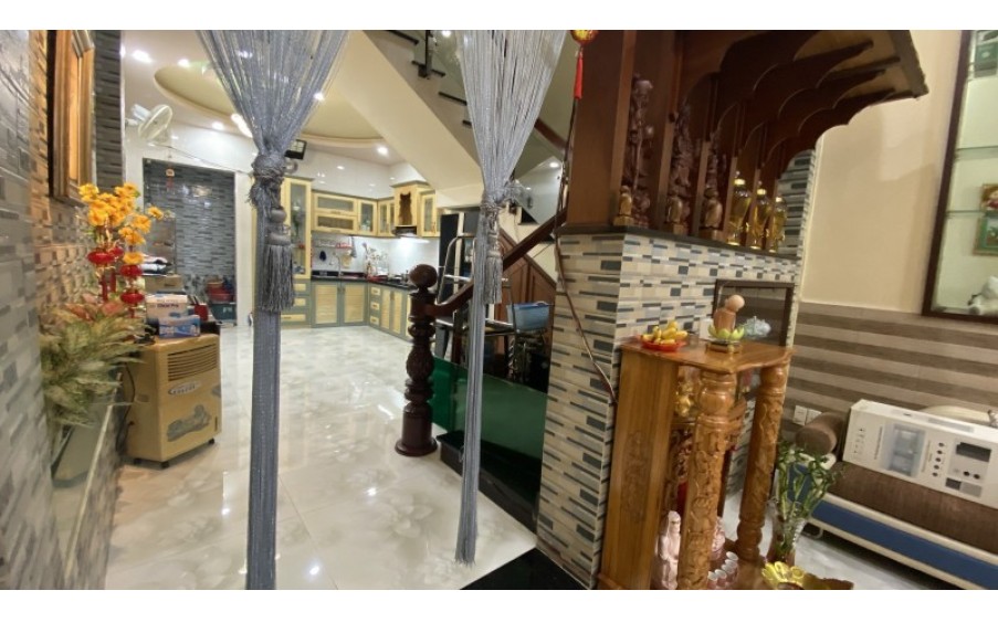 Bán nhà quận 11, đường Lạc Long Quân, 54m2, 3 tầng, hẻm xe hơi, 10 tỷ