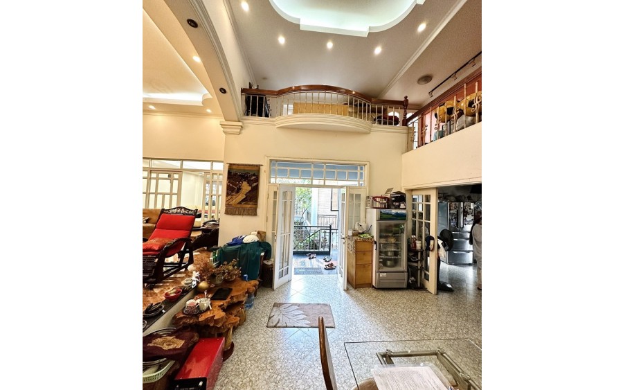 Bán Vila sân vườn, Cống Quỳnh, Nguyễn Cư Trinh, Q1, 333m2, 4 tầng, giá Tân Bình