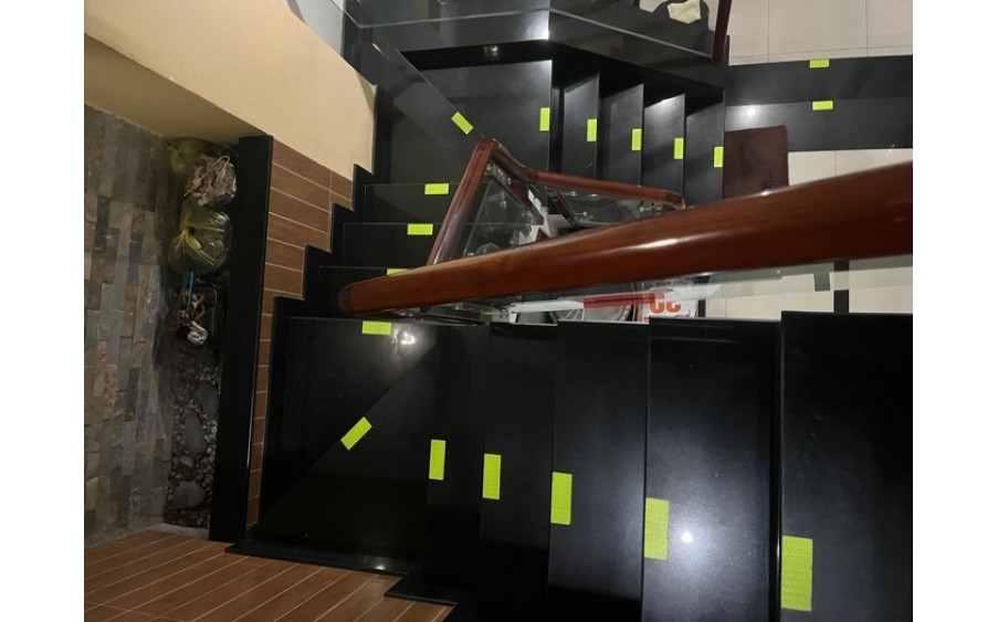 Bán nhà quận 11, đường Lạc Long Quân, 56m2, 4 tầng, hẻm xe hơi, 8.2 tỷ