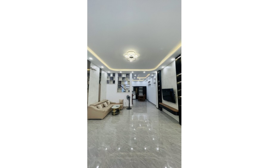 Bán nhà quận 3, Cách Mạng Tháng 8, 80m2, 4 tầng, hẻm xe hơi, 11.9 tỷ