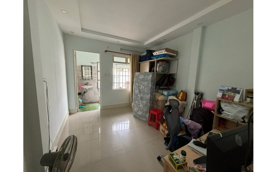 NHÀ ĐẸP VIEW VINCOM QT, NGAY NGÃ 5 CHUỒNG CÚN -Dt 50m2 - Chỉ 3.xTi
