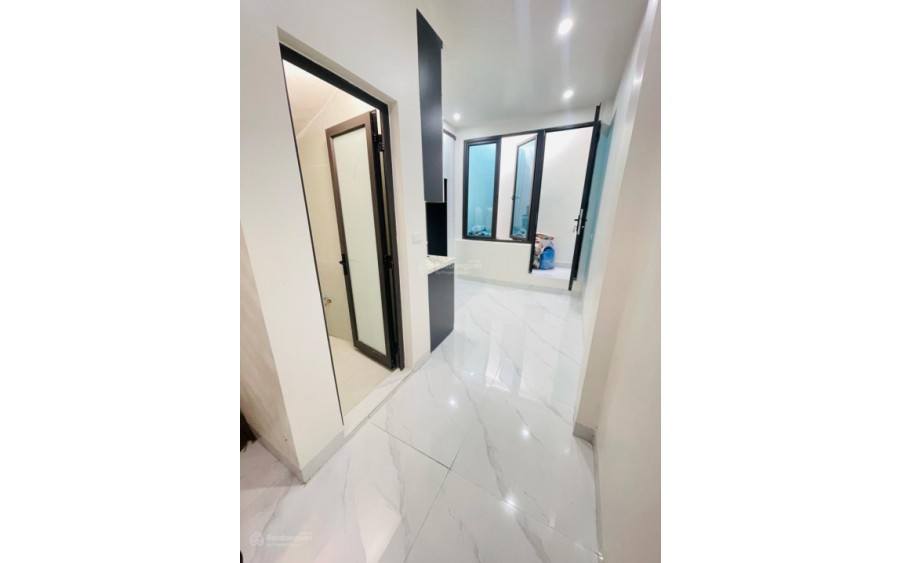 Cực rẻ! Chủ cần bán gấp nhà đẹp hẽm ô tô thoáng CMT8 -Q10 DT 46m2-4 tầng đẹp và mới giá chỉ 4.9 tỷ