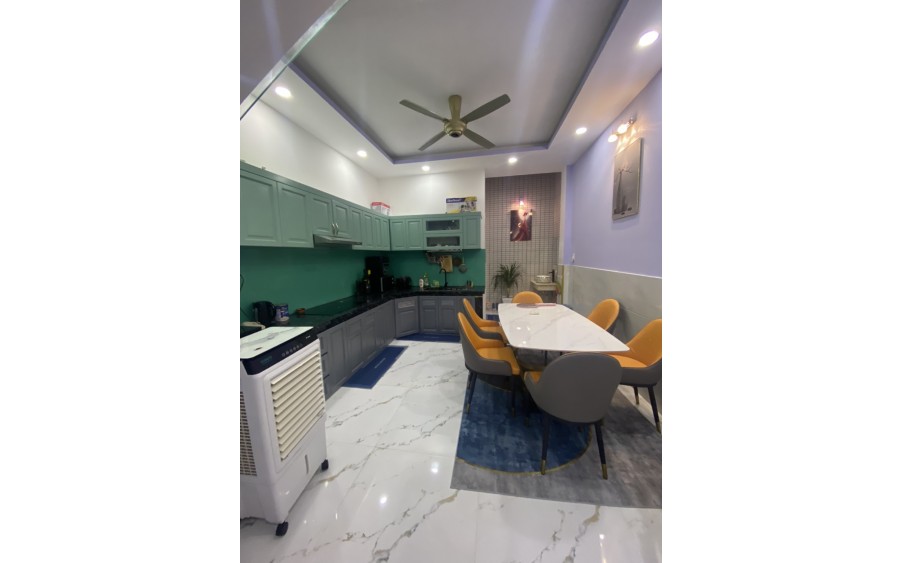 Nhà đẹp đường 18B, 60m2, 3 tầng, nhỉnh 6 tỷ