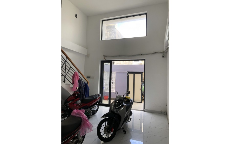 Bán nhà 8tỷ7. Hoàng Diệu 2.  80m2, 5 tầng,  4.8mx17m. Linh Trung Thủ Đức