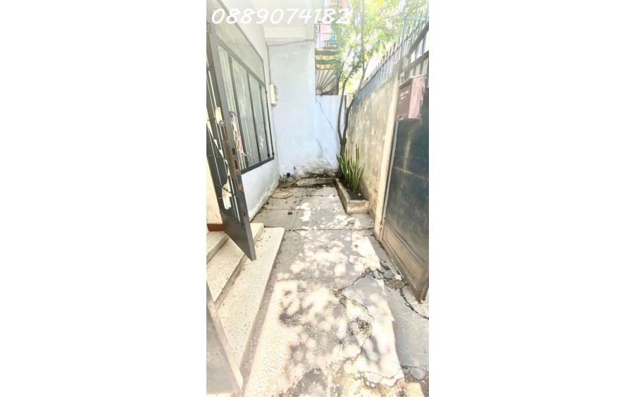 Cho thuê nhà sân vườn 140m2 2 tầng ngay bờ kè Trường Sa Bình Thạnh