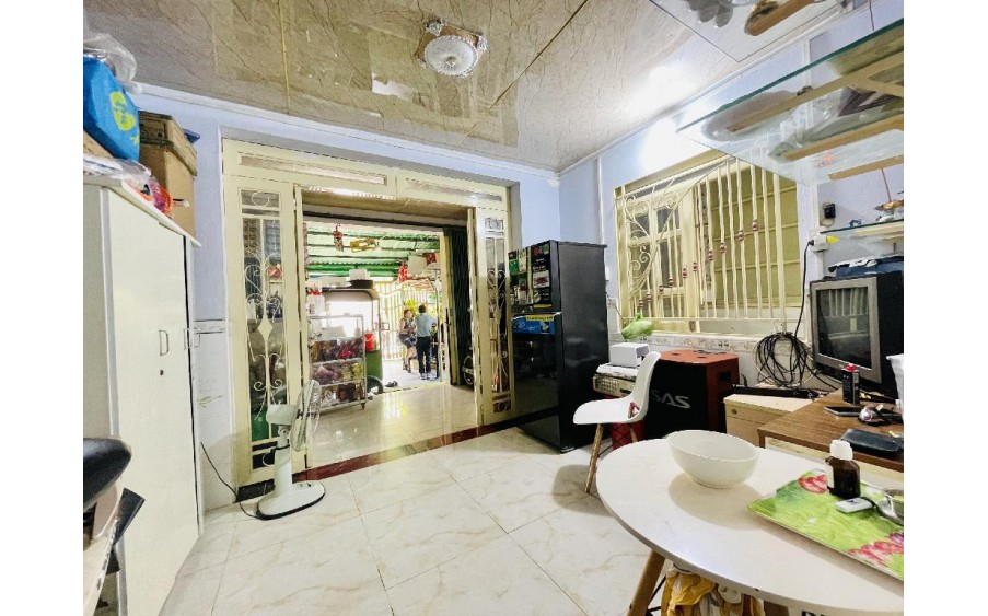BÁN ĐẤT TẶNG  2 CĂN NHÀ C4. GẦN 200M2 CHỈ HƠN 6 TỶ