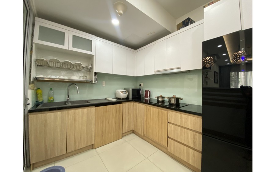 Bán gấp căn hộ 2PN có sổ hồng, full NT đẹp, giá 3 tỷ bao hết