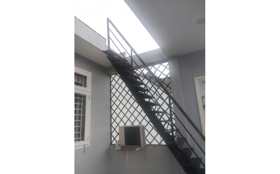 CỰC SỐC ! CẦN BÁN GẤP, HXH, NGANG KHỦNG 9.8M2, QUẬN 2, DT 135M2, CHỈ 8.7TY