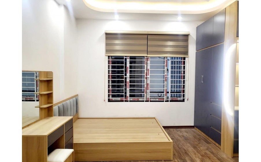 Tôi cần bán căn nhà diện tích 42,4m2 xây 6 tầng tại phố Yên Xá, Thanh Trì giá 7.5 tỷ