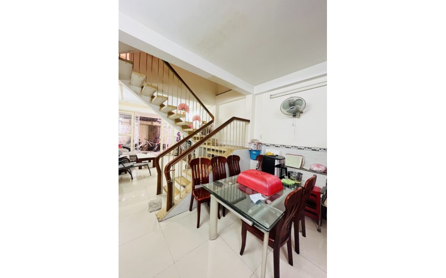 Bán nhà mặt tiền kinh doanh  Đông Hưng Thuận, quận 12(3.5*12), khu sầm uất, 3.6 Tỷ