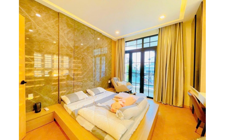 Chủ GẤP bán Mặt tiền Góc gần Emart Phan Huy Ích, đường xe tải 70m2, 4 tầng, 5PN giá nhỉnh 8,7 tỷ